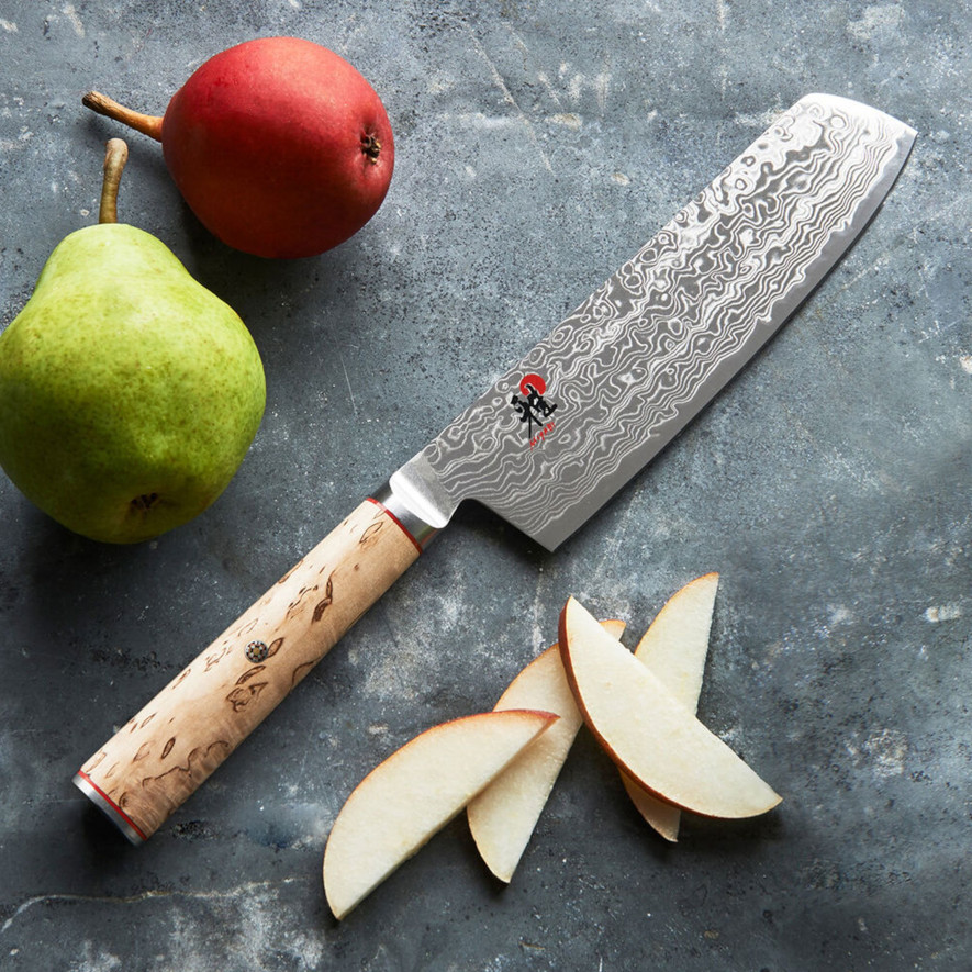 Nakiri 5000 MCD från Miyabi, bra kniv för att hacka frukt och grönt med